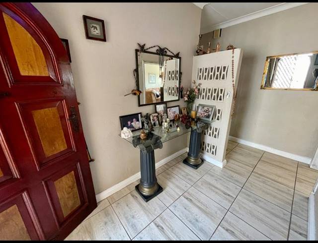 3 BEDROOM HOUSE FOR SALE IN SILVERFIELDS